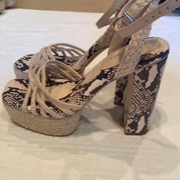 NWT GIANNI BINI shanika platform sandals - Picture 7 of 11